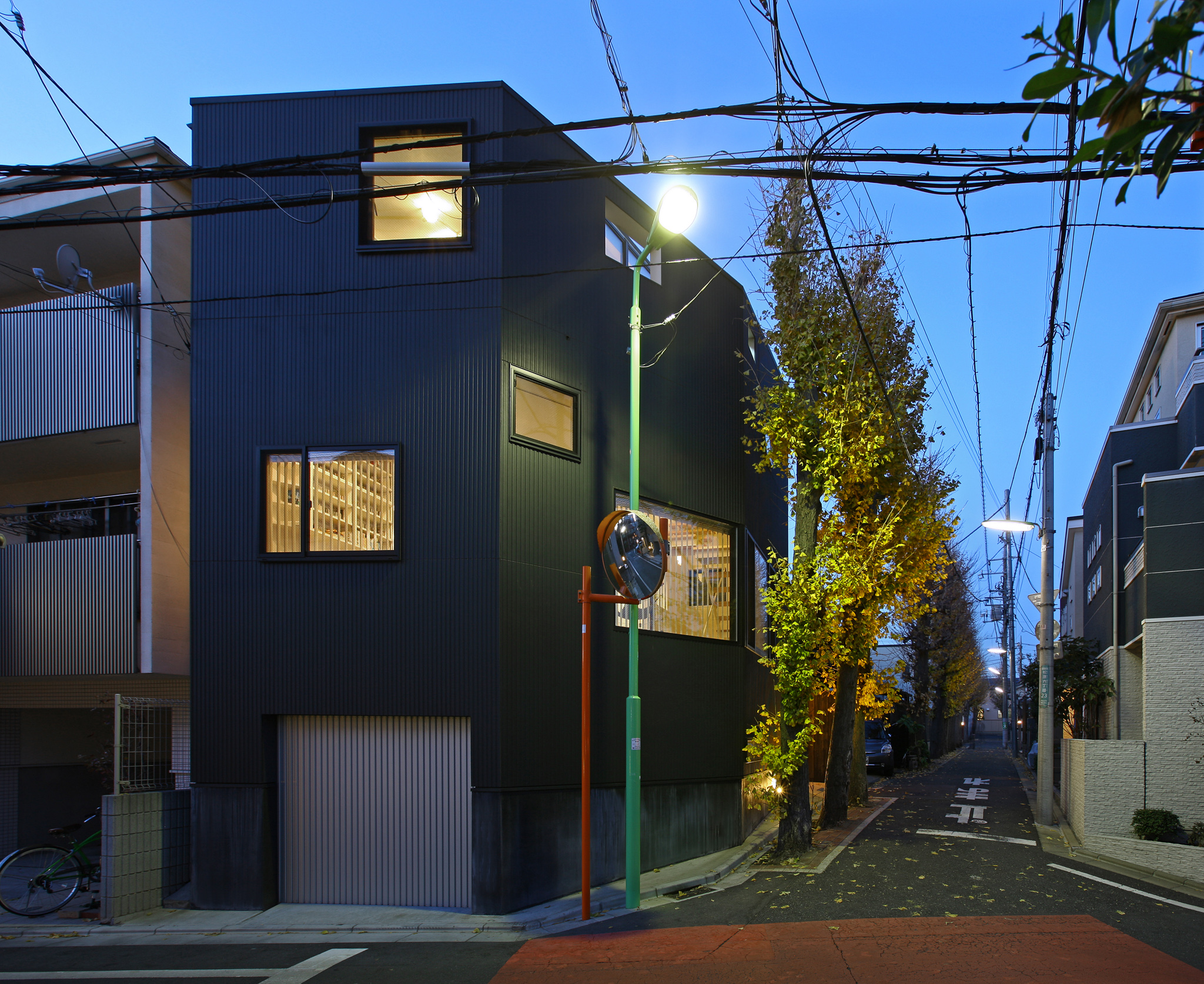 TOKYO TREE HOUSE